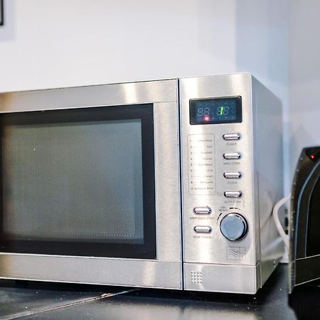 2 Bed Apartment With Balcony Private Parking Near Etihad Stadium, Coop Live Manchester Extérieur photo